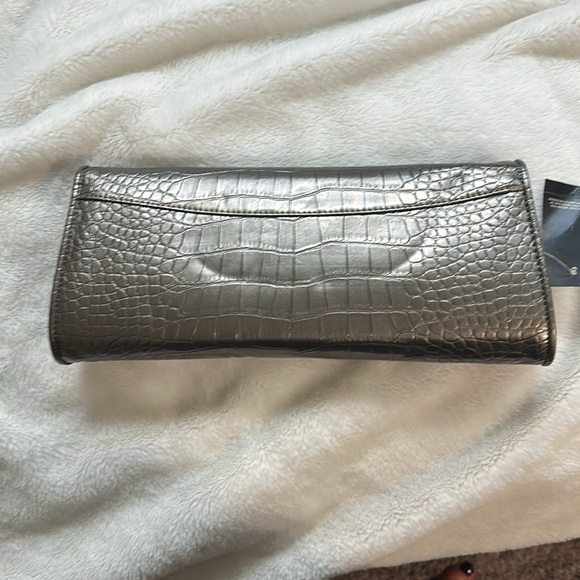 NWT Loft Silver Croc Embossed Clutch with Gold Chain Strap Brand New Never Used - Picture 2 of 4